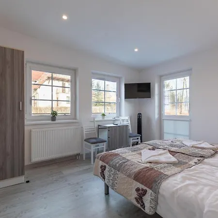 民宿 Nad Swiecajtami Ogonki